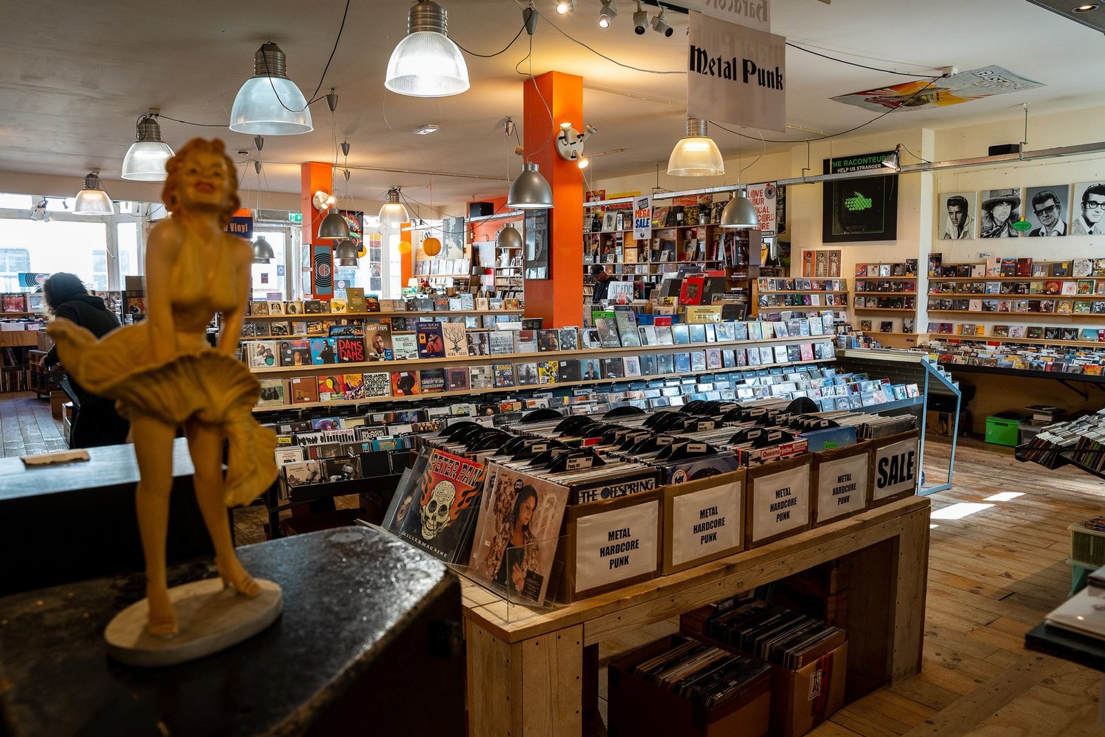 2-SOUNDS-recordstore-shop-CITY-GUIDE-013-STRAATJES-things-to-do-Tilburg-Uitagenda-1